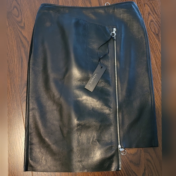 Flash sale⚡️Versace Leather Skirt size 40 - Picture 2 of 16